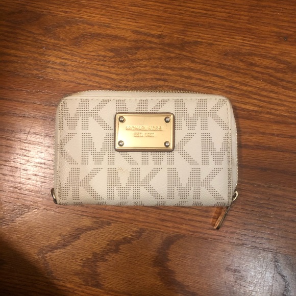 Handbag - Picture 3 of 6